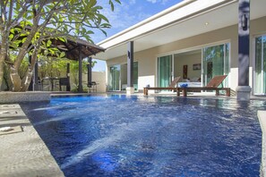 3-Bedroom Villa with Private Pool | Terrace/patio - Oazza Villa (Rawai)