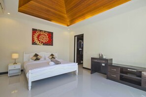 3 bedrooms, blackout curtains, iron/ironing board, free WiFi - Oazza Villa (Rawai)