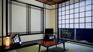 Signature Twin Room - Floral Hotel Shinsaibashi (Osaka)
