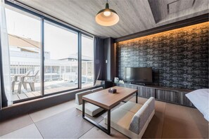 Deluxe Penthouse, 2 Double Beds, Non Smoking | Desk, blackout drapes, free WiFi, bed sheets - Floral Hotel Shinsaibashi (Osaka)