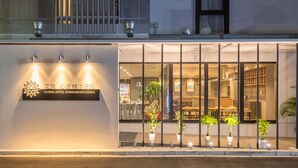 Exterior - Floral Hotel Shinsaibashi (Osaka)