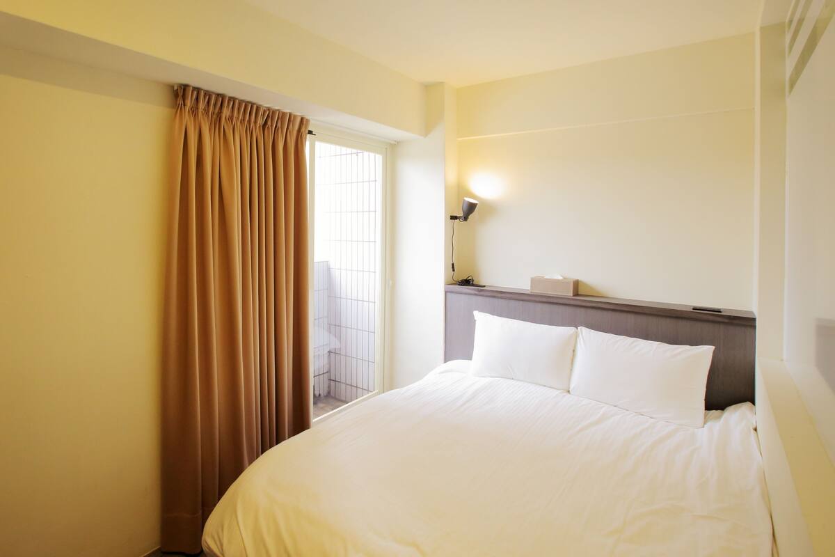 Standard Double Room | Laptop workspace, blackout drapes, soundproofing, WiFi (free)