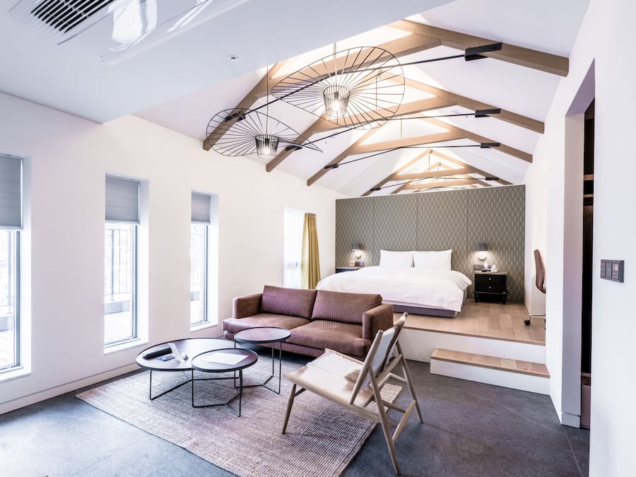 Patio Suite | Premium bedding, down comforters, in-room safe, blackout drapes