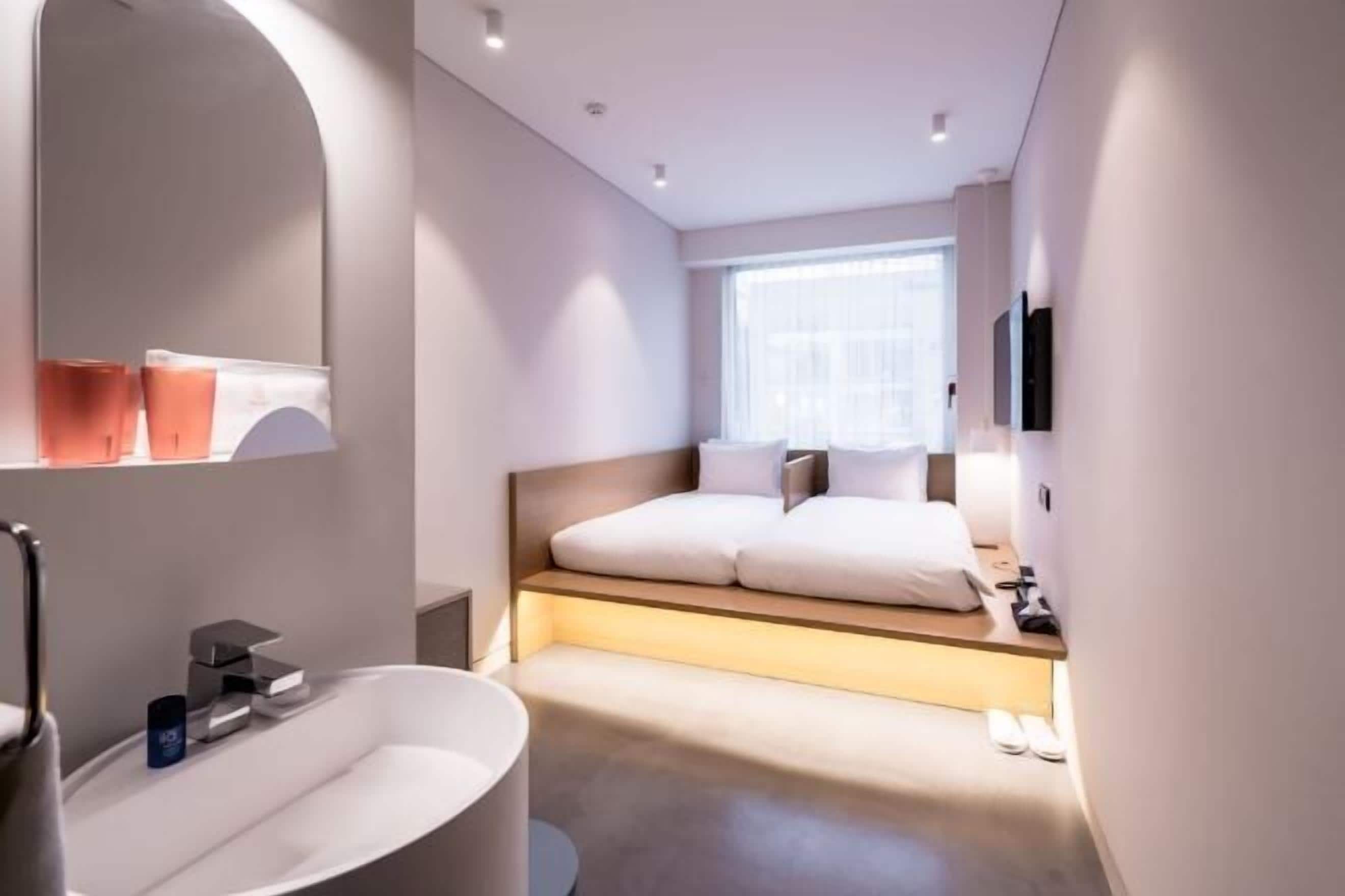 Premium bedding, down duvets, in-room safe, blackout curtains