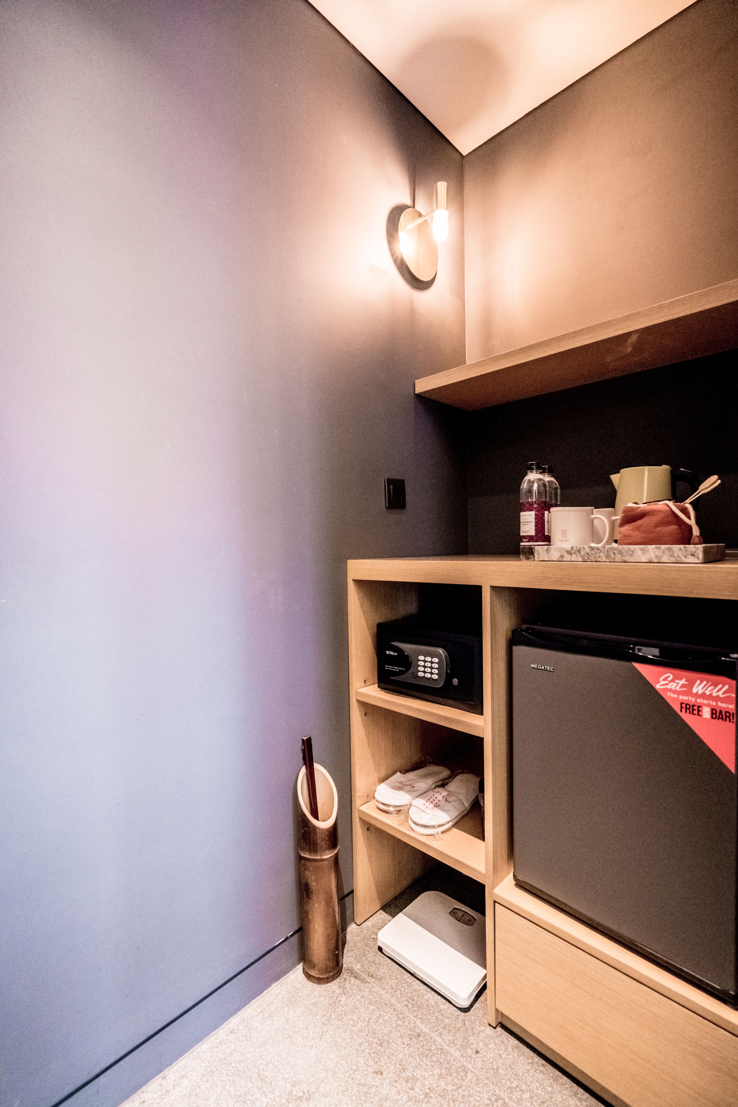 patio suite | living area