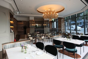 Coffee shop - Patio7 Hotel (Seoul)