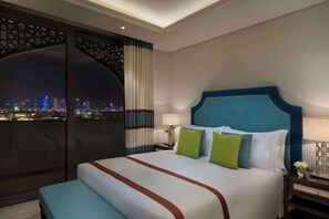 Apartment, 1 Bedroom | Egyptian cotton sheets, premium bedding, down comforters, pillowtop beds