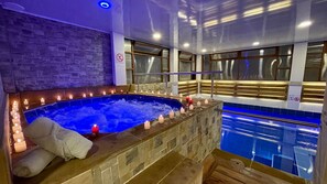 Bathtub spa indoor