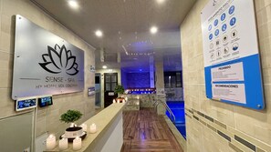 Sauna, tina de hidromasaje, baño de vapor y baño turco o hammam 