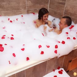 Studio Suite Deluxe | Bồn tắm spa riêng
