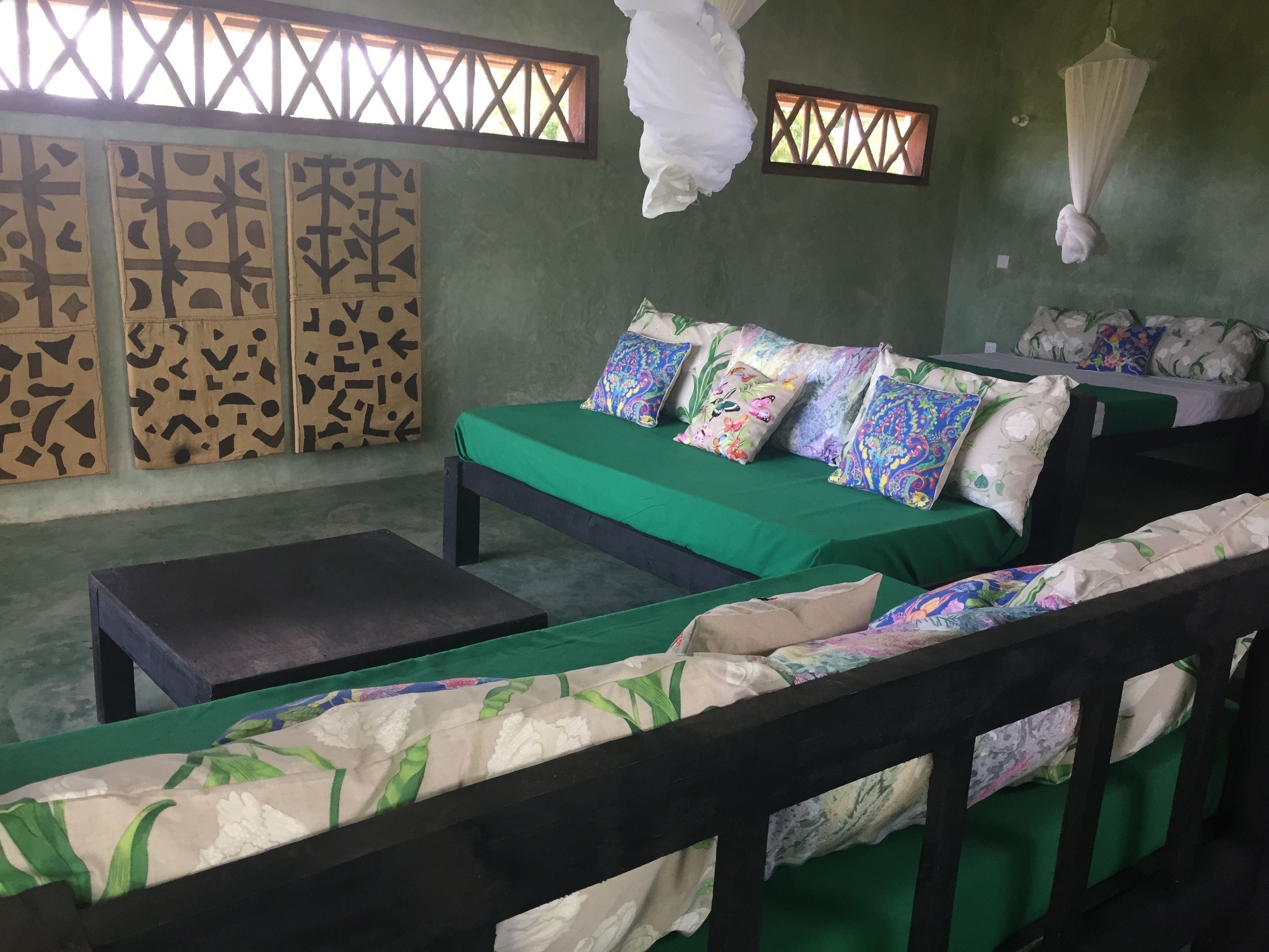 Comfort Quadruple Room, Balcony | Living area