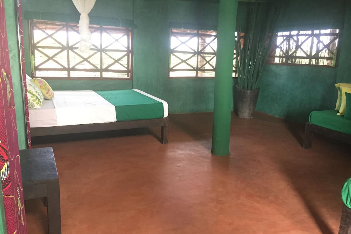 Comfort Tree House, Ground Floor | Bed sheets