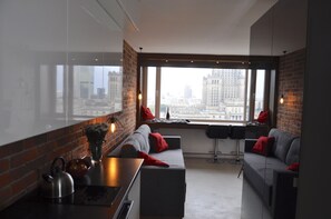 Premium Studio Suite, City View | 1 bedroom, iron/ironing board, free WiFi, bed sheets - Panda Apartments Grzybowska-Centrum (Warsaw)