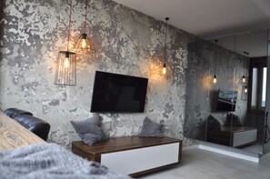 Premium Studio Suite, City View | 1 bedroom, iron/ironing board, free WiFi, bed sheets - Panda Apartments Grzybowska-Centrum (Warsaw)