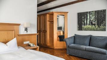 Schreibtisch, kostenloses WLAN, Bettwäsche