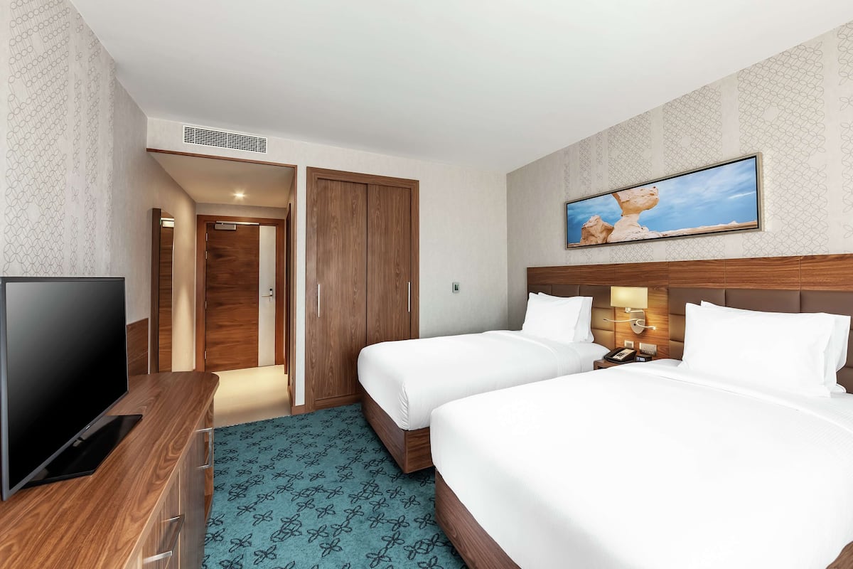 Zimmersafe, Schreibtisch, laptopgeeigneter Arbeitsplatz