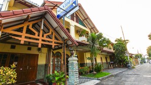 Unclassified image, 2 of 46, button - Hotel Vidi 2 (Depok)