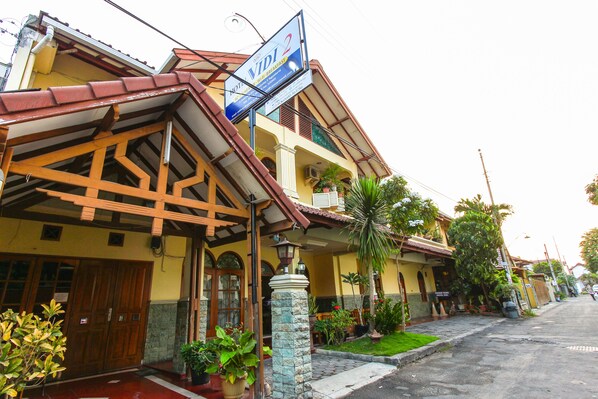 Front of property - Hotel Vidi 2 (Depok)
