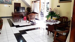Unclassified image, 5 of 46, button - Hotel Vidi 2 (Depok)