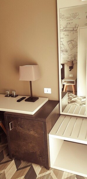 Minibar, in-room safe, desk, soundproofing - Riva 33 (Porto Cesareo)