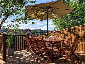 BBQ/picnic Area - The Five Turrets: Stay in Scotland in Style in a Historic Four-bed Holiday Home (Selkirk)