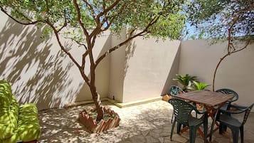 Apartment, 2 Bedrooms, Garden Area | Courtyard view