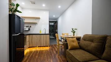 Luxury Double Room Single Use, 1 Bedroom | Private kitchenette | Microwave, stovetop, electric kettle, rice cooker