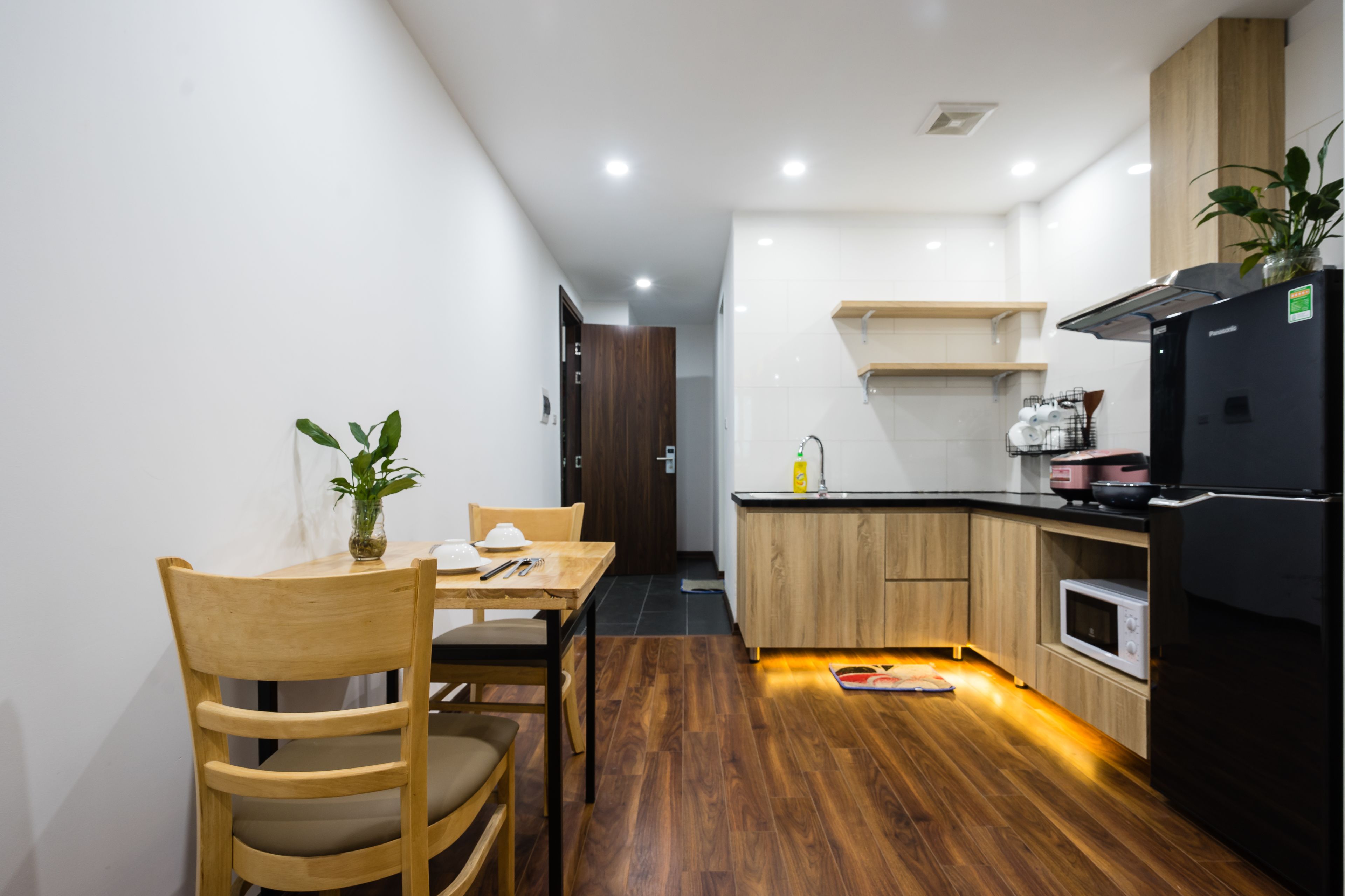 luxury double room | private kitchenette | microwave, stovetop, electric kettle, rice cooker