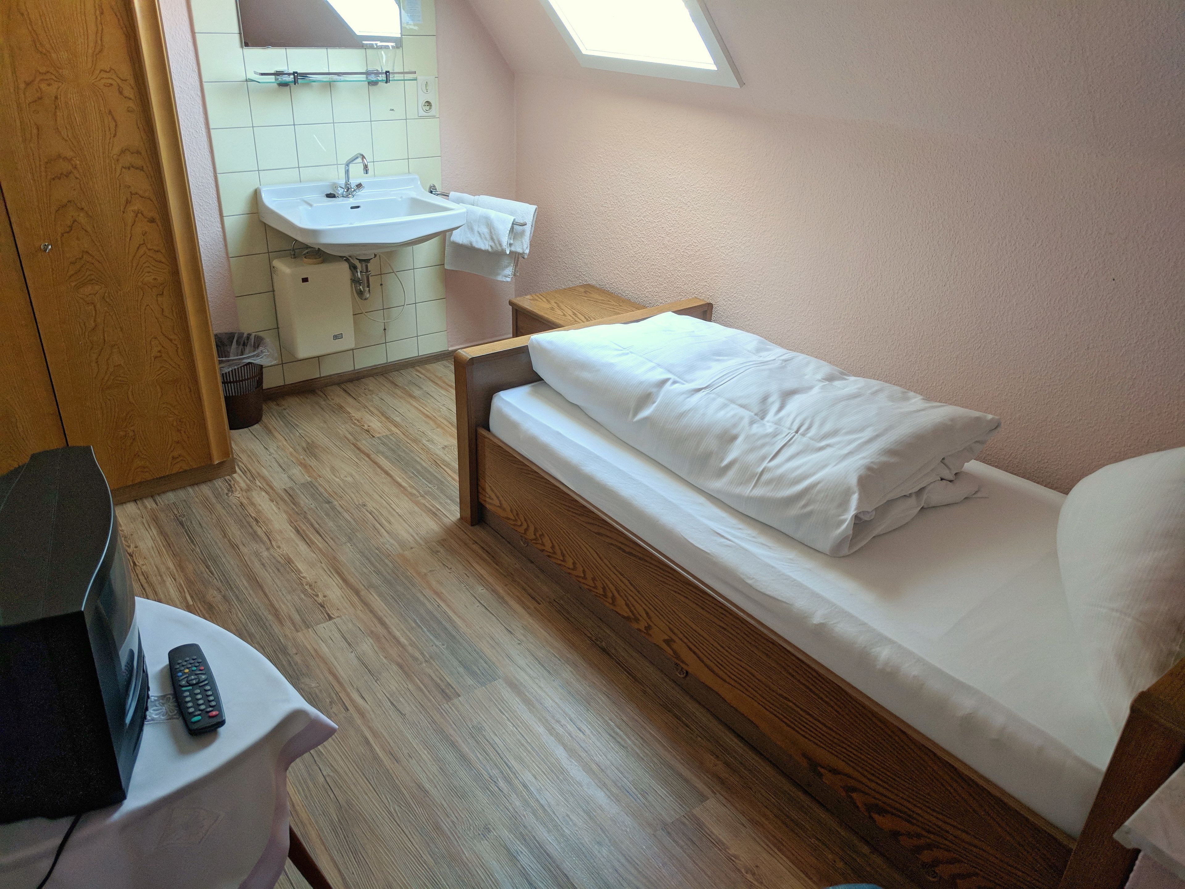 economy single room | 1 bedroom, free wifi, bed sheets