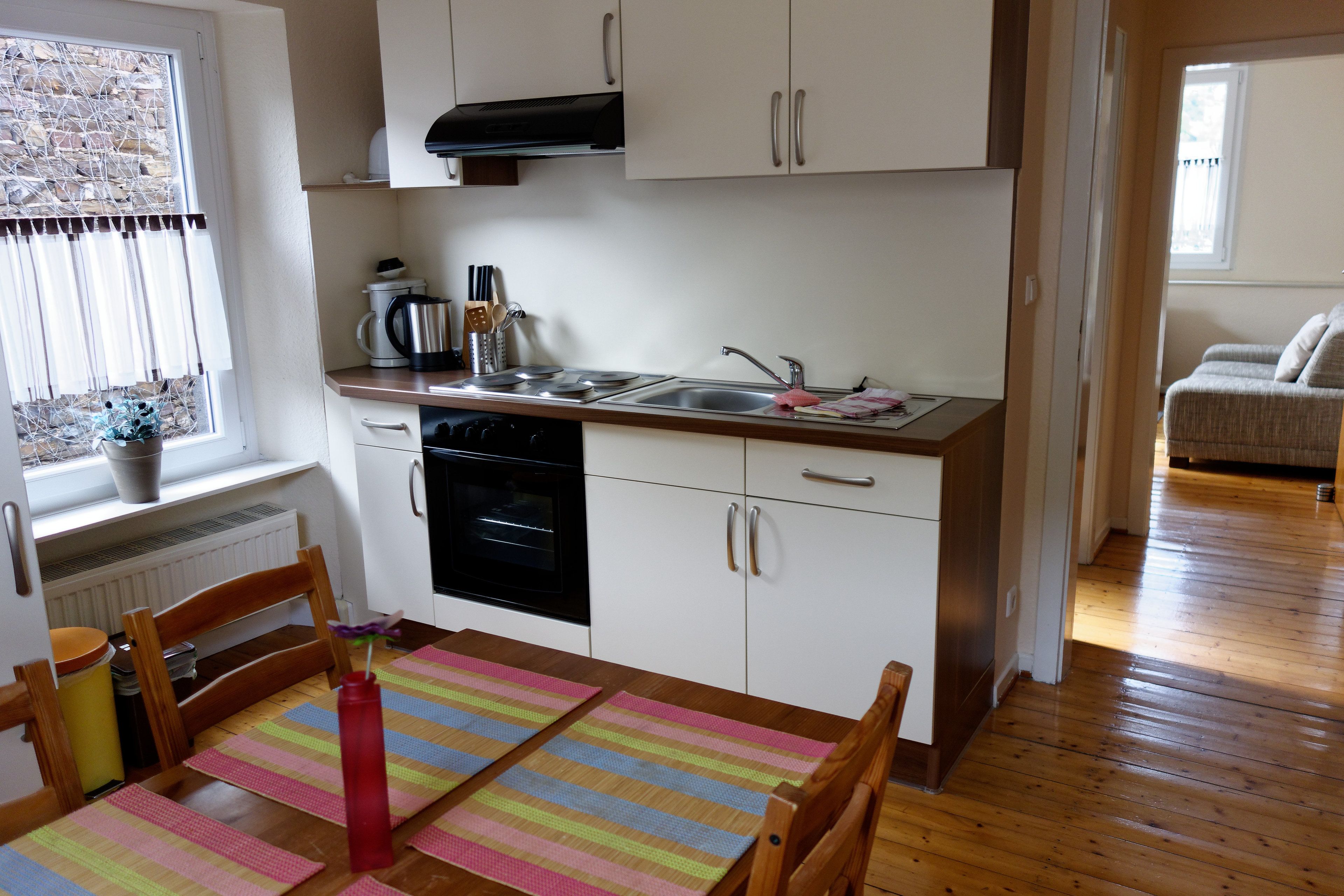 comfort apartment, ensuite, garden view | private kitchen