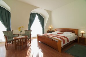 Standard Double or Twin Room | In-room safe, blackout drapes, soundproofing, bed sheets