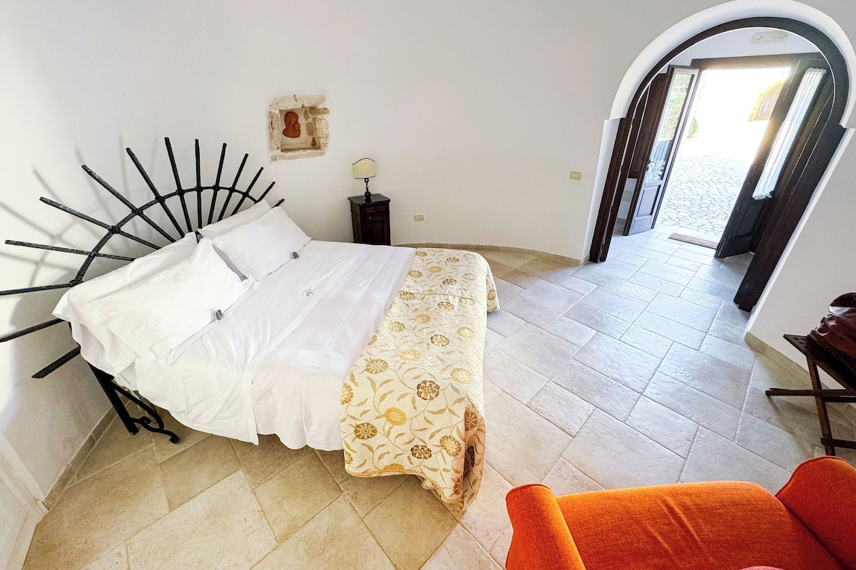 Apartament estàndard, 1 llit de matrimoni i sofà llit, vistes al jardí | 1 dormitori, roba de llit d'alta qualitat i habitacions insonoritzades 