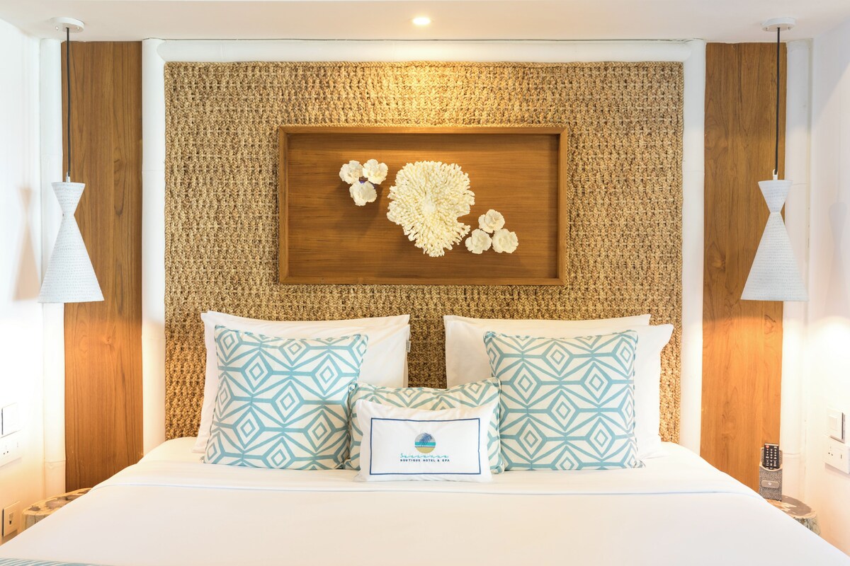 1 bedroom, premium bedding, minibar, in-room safe