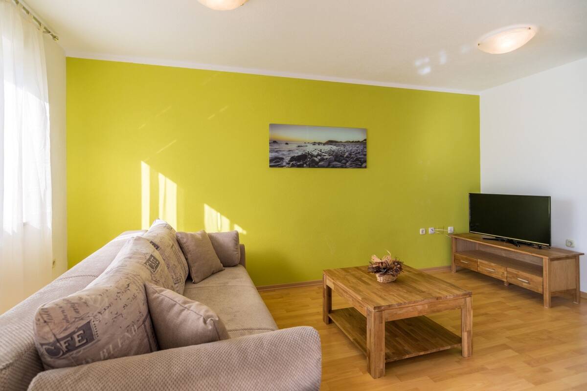Appartamento Comfort, 2 camere da letto, accesso alla piscina | Area soggiorno | TV a schermo piatto