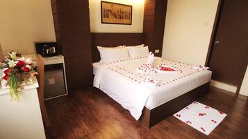 Superior Double Room | Bar mini, peti besi dalam bilik, meja, Wi-fi percuma