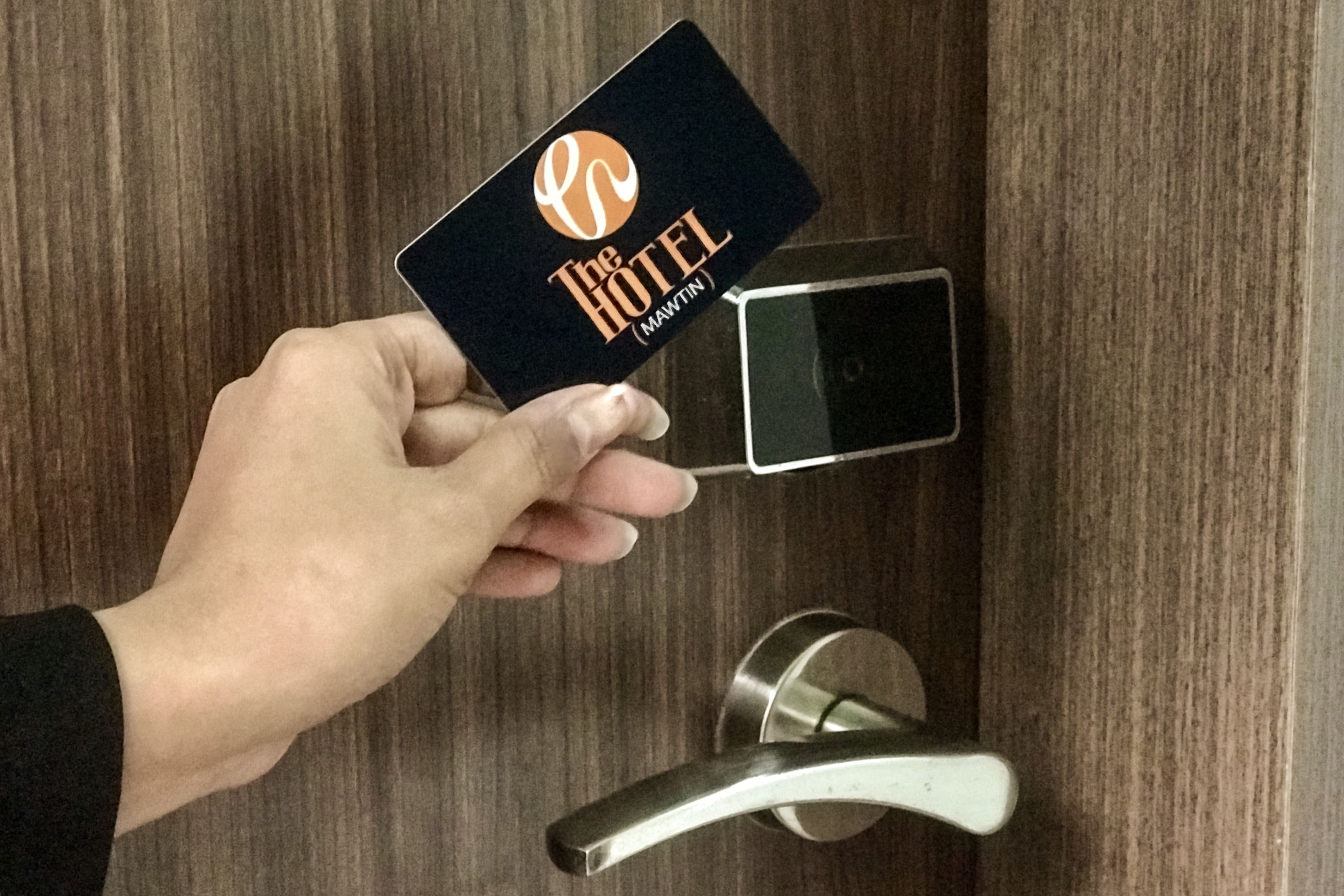 superior twin room | minibar, in-room safe, desk, free wifi