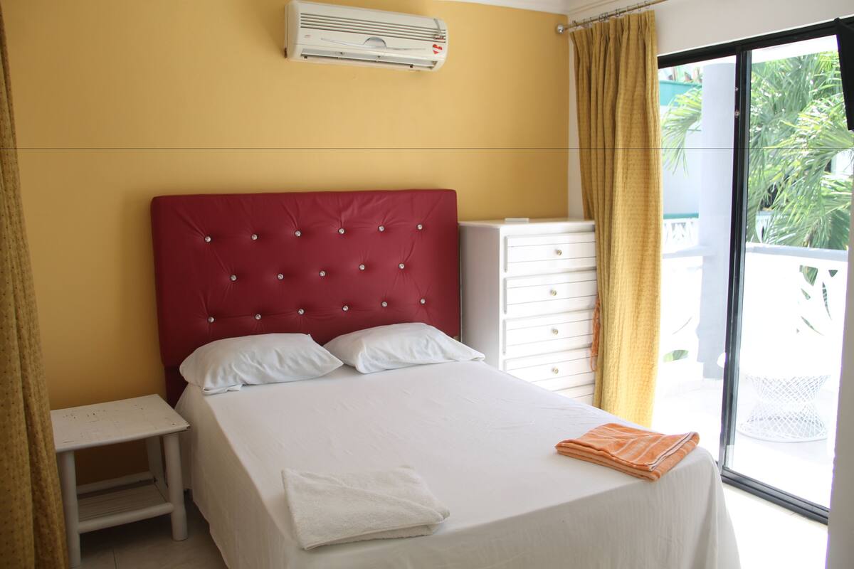 basic suite, 1 double bed, pool view | balcony