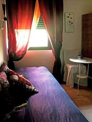 Standard Double Room | Free WiFi, bed sheets