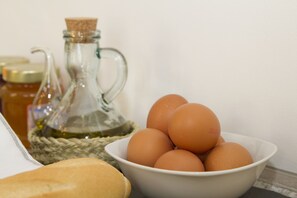 Breakfast buffet - Hotel Romantic Los 5 Sentidos (Ciutadella de Menorca)