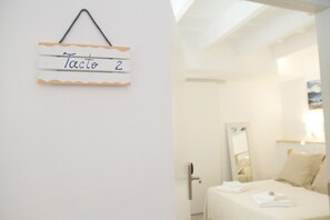 Habitación Confort, 1 habitación, no fumadores, baño privado (Tacto) | 1 dormitorio y ropa de cama de alta calidad