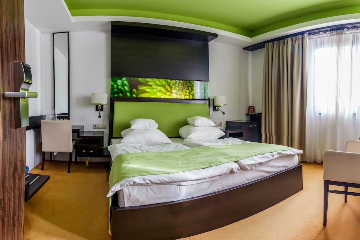 1 Schlafzimmer, Minibar, Zimmersafe, Schreibtisch