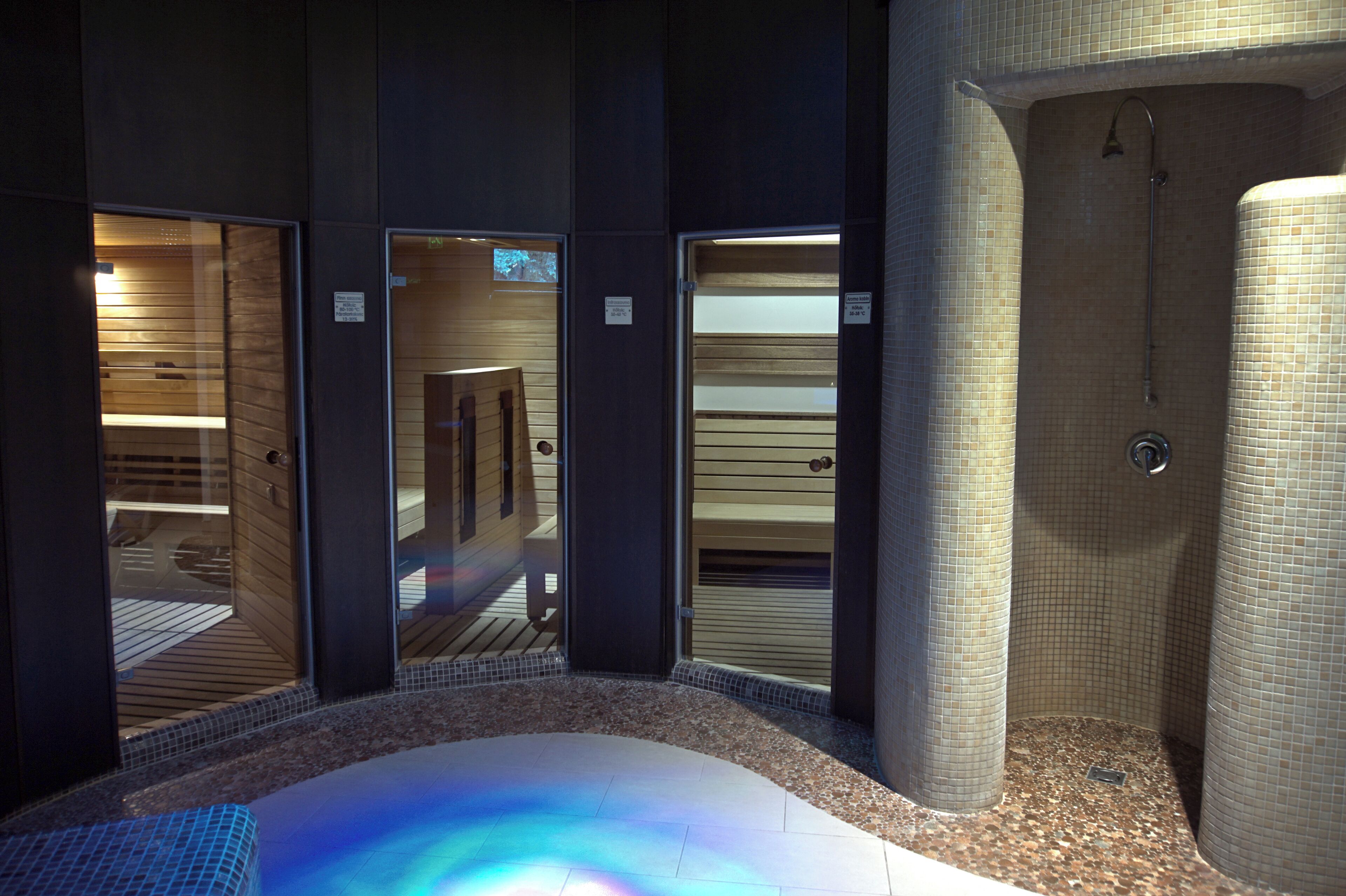 Bañera de hidromasaje interior
