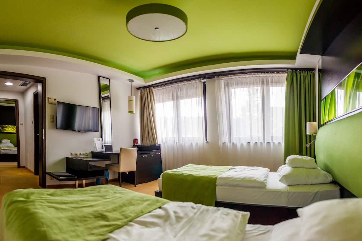 Familien-Suite | 1 Schlafzimmer, Minibar, Zimmersafe, Schreibtisch