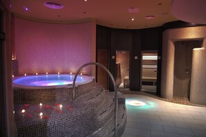 Bain à remous intérieur