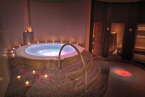Indoor spa tub - Corso Boutique Hotel (Gyula)