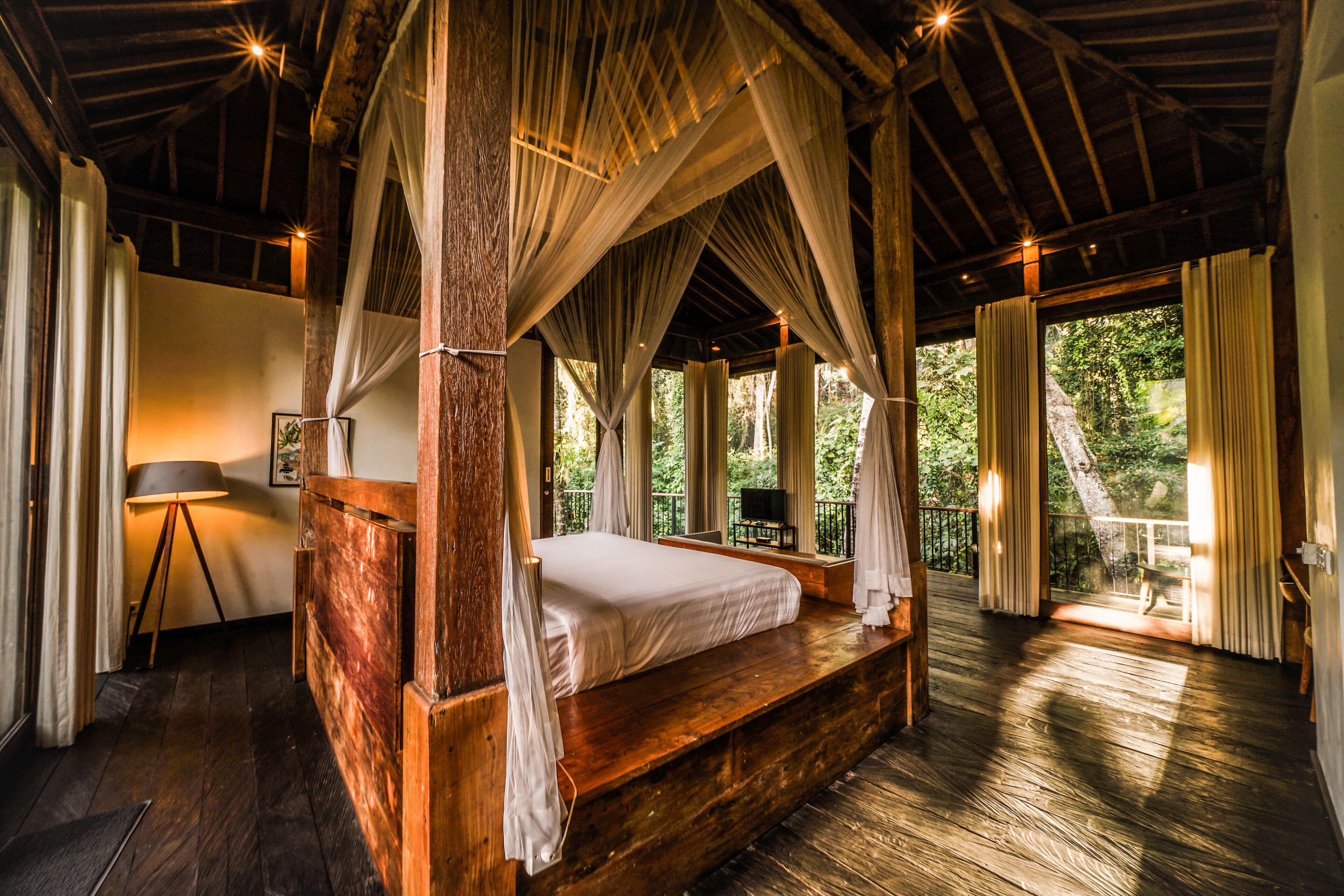 Suite Premium, 1 chambre, vue fleuve | Minibar, coffres-forts dans les chambres, bureau