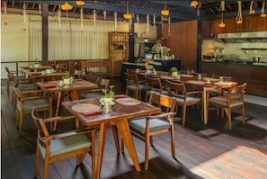 Breakfast, lunch, dinner and brunch served - Surya Kembar Villas (Ubud)