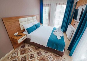 In-room safe, soundproofing, free WiFi - Nehir Suite Hotel (Trabzon)