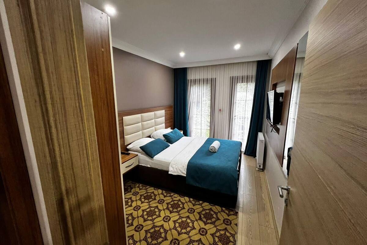 Apartment, Non Smoking | In-room safe, soundproofing, WiFi (free)