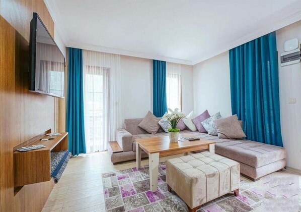 LCD TV - Nehir Suite Hotel (Trabzon)